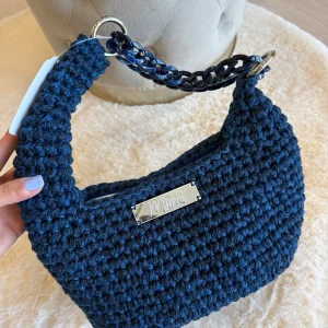 Borsa ad uncinetto modello Hobo