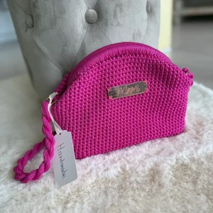 Borsa uncinetto modello Fit fucsia
