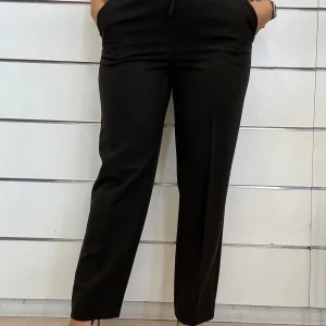 Pantalone nero a gamba dritta con elastico
